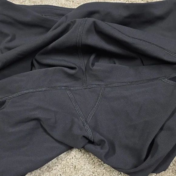 Lululemon Crop Leggings size 8 - Picture 4 of 7